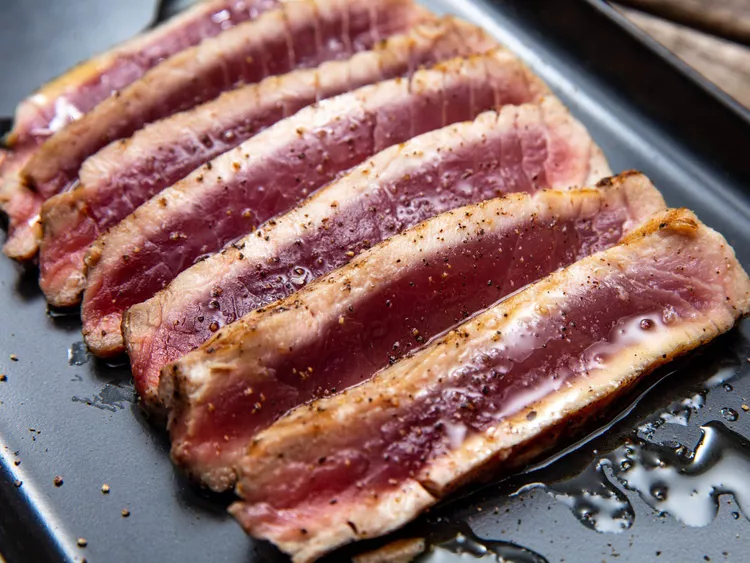 How to Make Tuna Steaks on the Grill